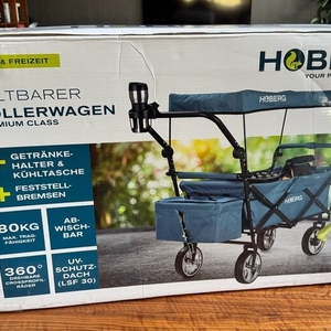 Der Karton des Hoberg 05301 steht auf einem Tisch.