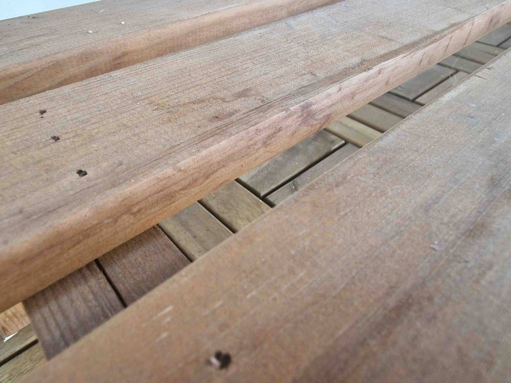 Hochbeet für den Balkon getestet: Nahansicht des Holzmaterials.