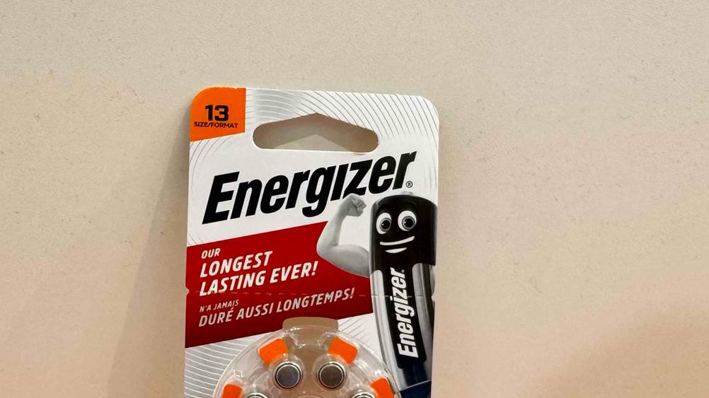Hörgeräte-Batterien-13 getestet: Nahaufnahme der Verpackung mit Logo.