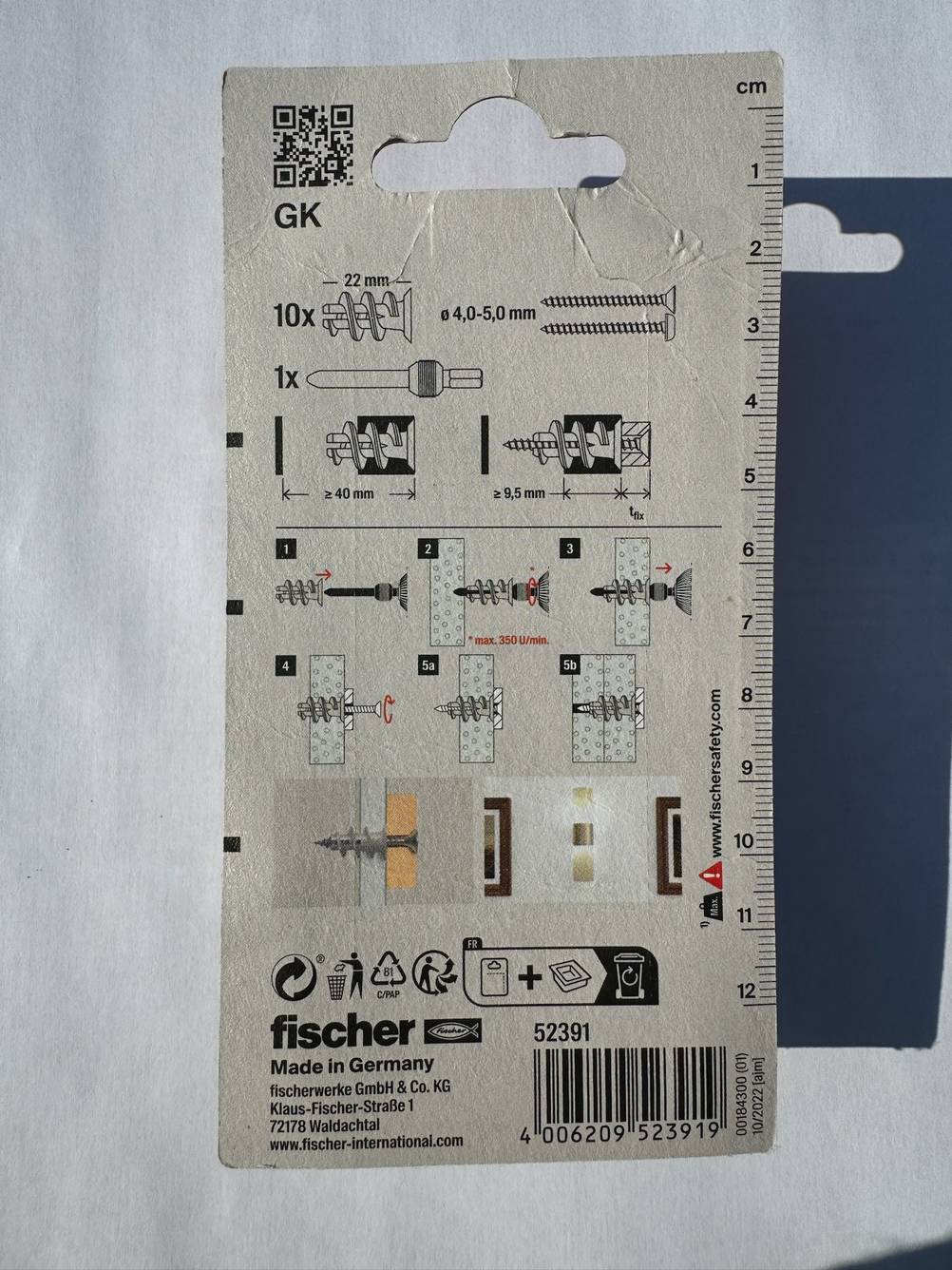 Rückseite der Verpackung eines getesteten Hohlraumdübels.