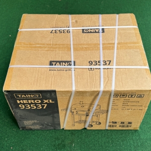 Karton des getesteten Holzkohlegrills von Taino.