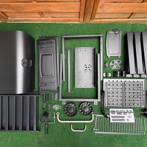 Lieferumfang des getesteten Holzkohlegrills von Taino.