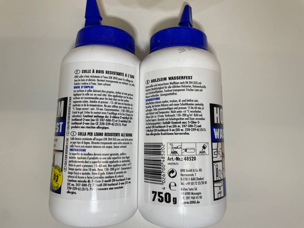 Rückseite einer Holzleimflasche