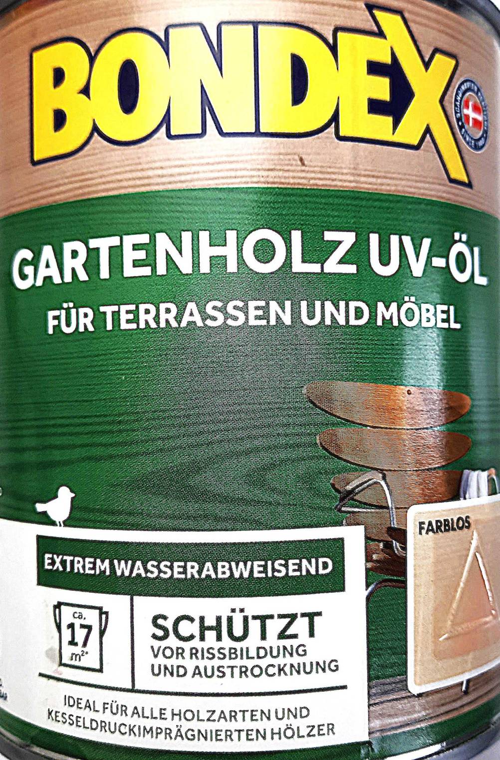 Nahaufnahme des Labels auf der Dose des getesteten Holzschutzmittels mit Informationen.