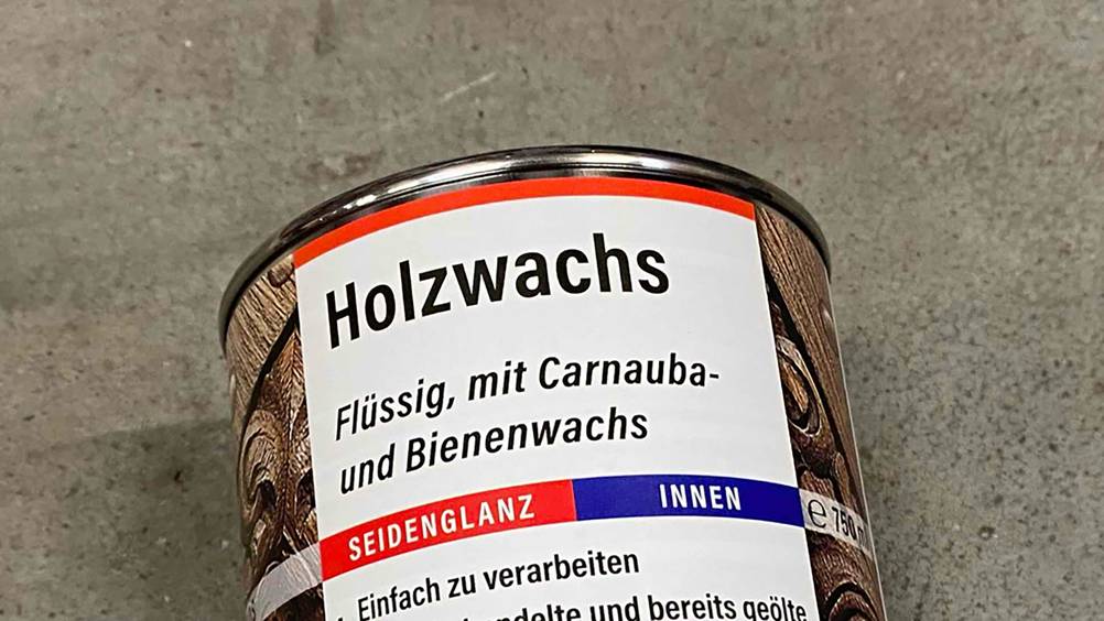 Holzwachs getestet: Nahaufnahme der Artikelbezeichnung auf der Dose.