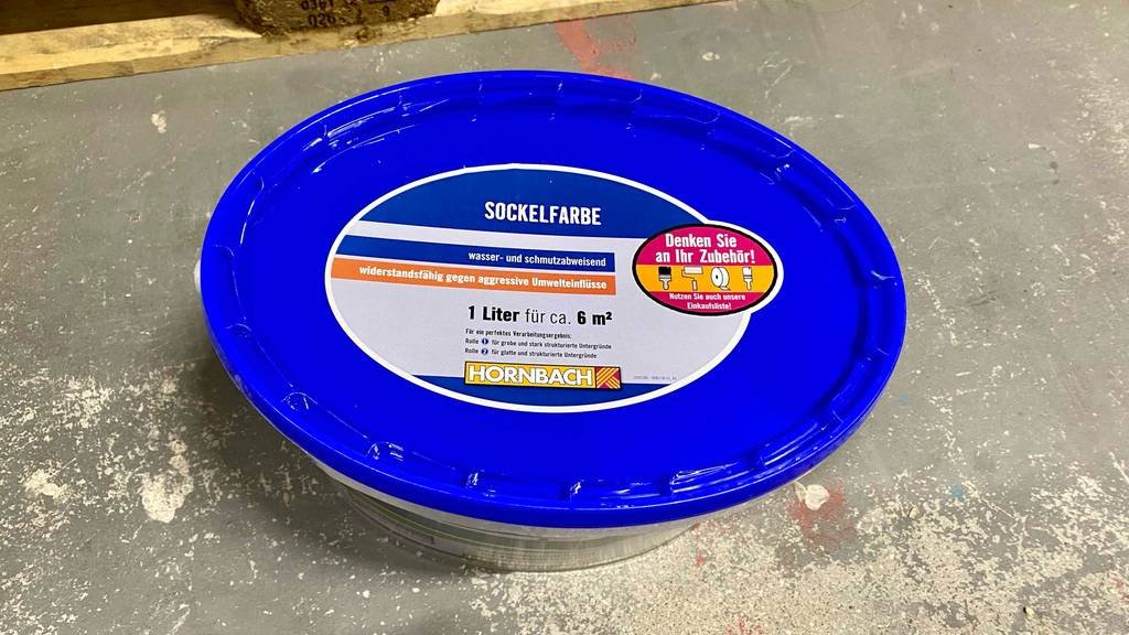 Getestet: Deckel von oben mit Inhaltsangaben eines Eimers Sockelfarbe.