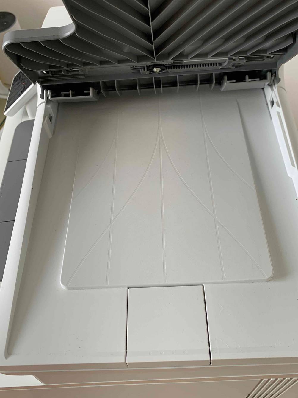 Papierfach eines Laserdruckers