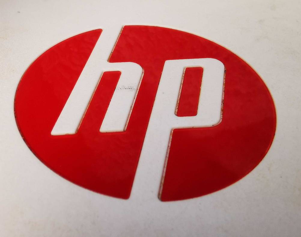 HP-DeskJet im Test: Nahaufnahme des Logos.