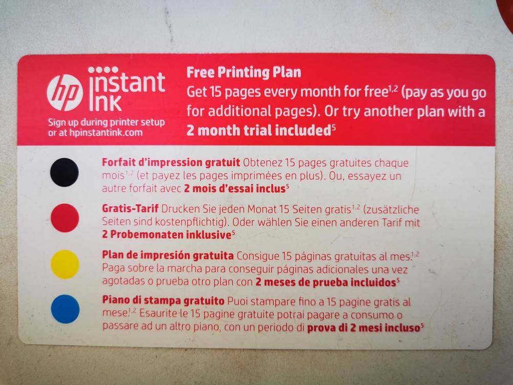 Nahaufnahme der Informationen auf der Verpackung des getesteten HP-DeskJet.