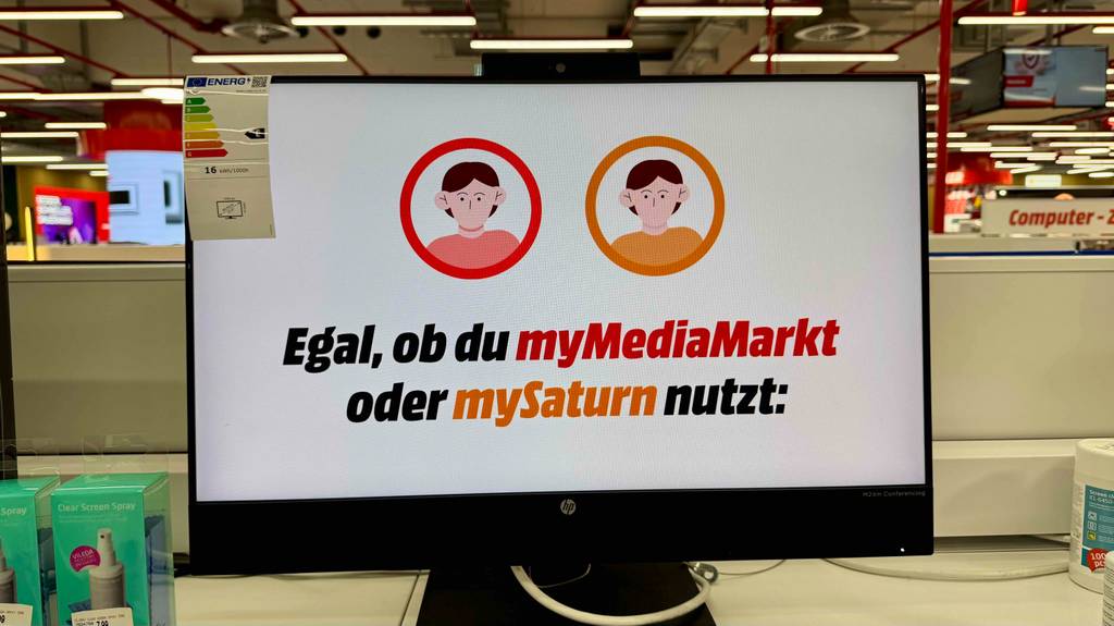 Frontansicht eines getesteten HP-Monitors mit 24 Zoll.