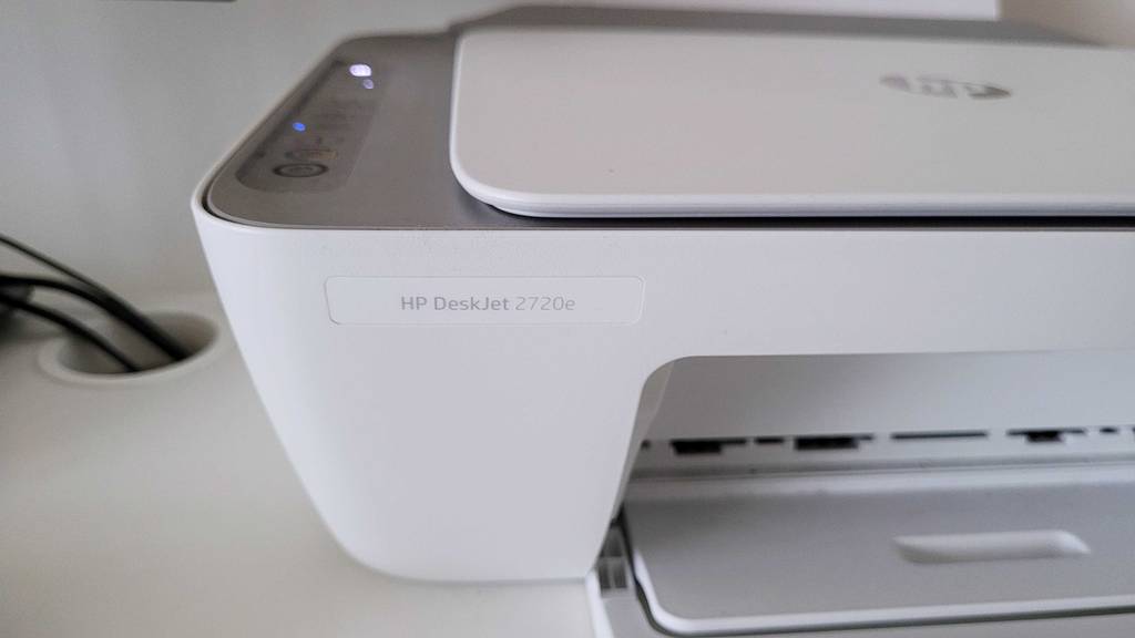 Ausgabefach von einem getesteten HP-Multifunktionsdrucker.