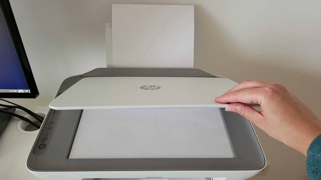 Scannerabdeckung von einem getesteten HP-Multifunktionsdrucker.