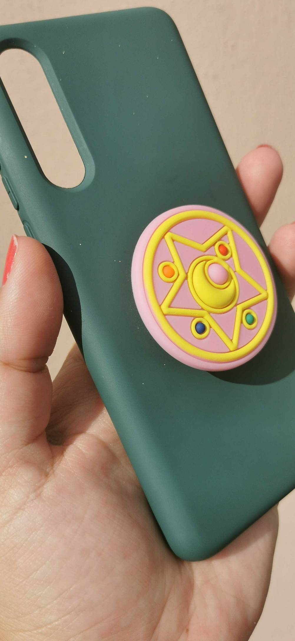 rückseite von einer türkisen huawei-p30-huelle