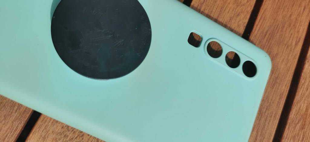 Rückseite von einer türkisen huawei-p30-huelle