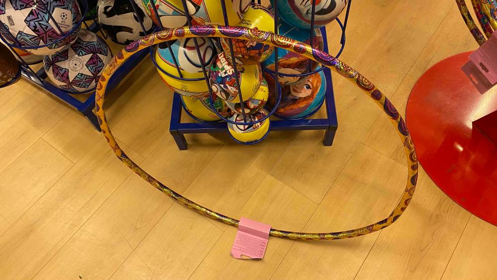 Farbenfroher Hula-Hoop-Reifen für Kinder im Test.
