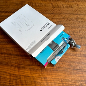 Die HydraPak Contour 2L wurde ein Stück aus dem Karton gezogen