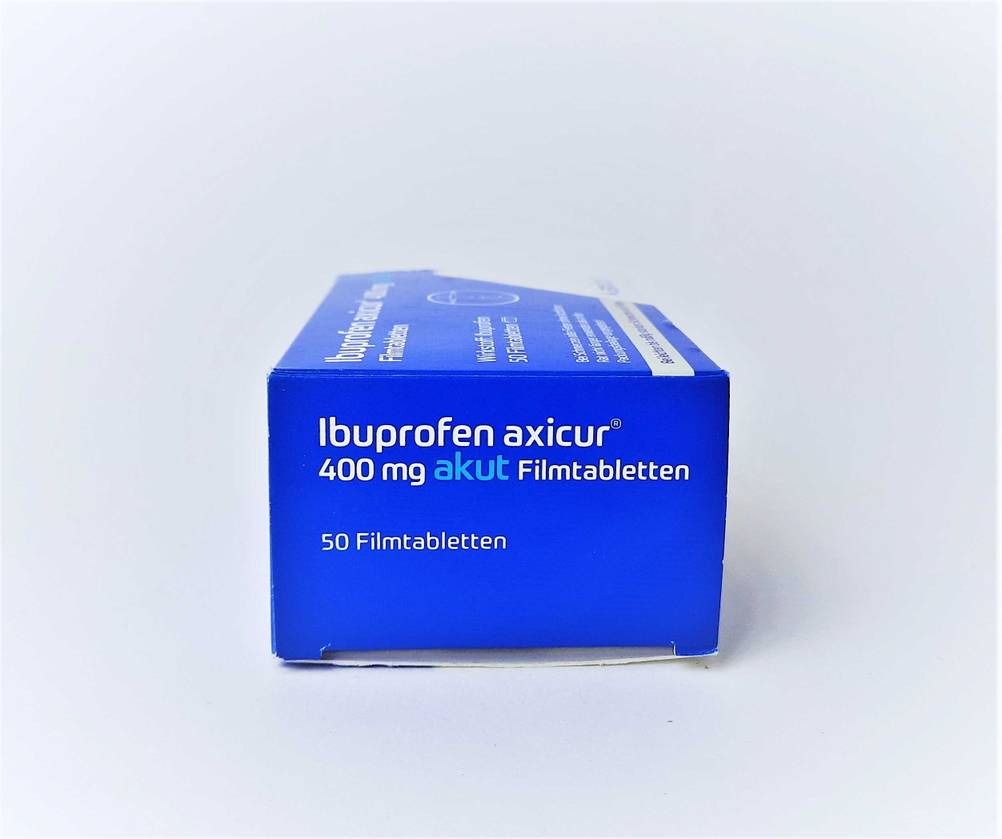 Ibuprofen getestet: Seitenansicht der Verpackung mit Artikelbezeichnung.