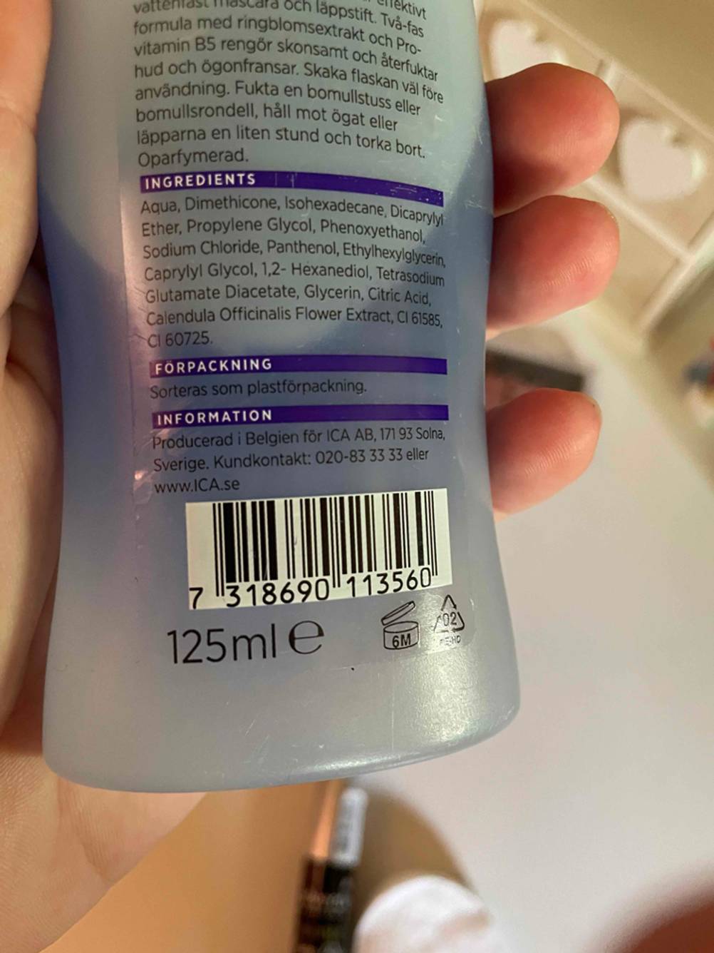 Augen-Make-up-Entferner getestet: Nahaufnahme der Inhaltsstoffe auf der Rückseite.