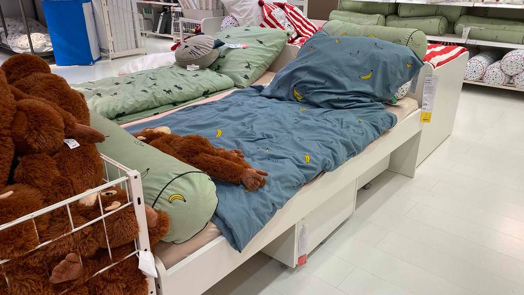90x200-cm-Kinderbett getestet: Zwei Betten stehen nebeneinander.