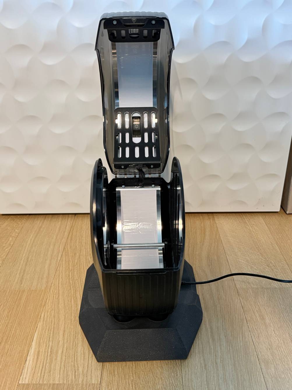 Geöffneter Filamenttrockener im Test.