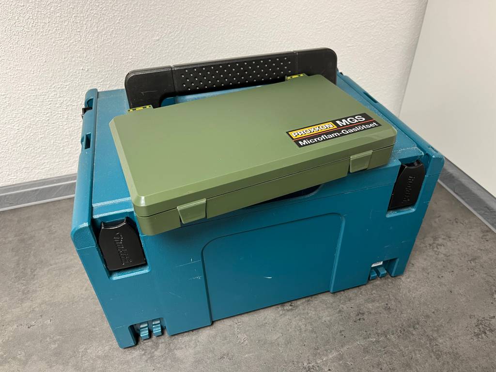 Die Aufbewahrungsbox des Proxxon-Minilötkolbens