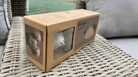 Pflanzenlampen-Test: Blick auf Verpackung von Pflanzenlampen.