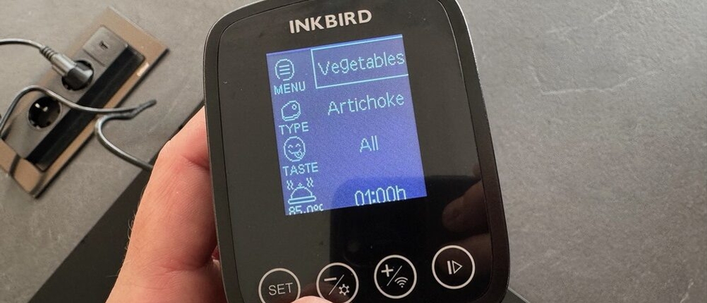 Die Voreinstellung auf dem Display des Inkbird ISV-100W zeigt Artichoke an