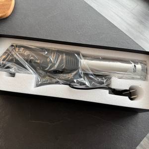 Der Inkbird ISV-100W liegt in seiner Verpackung
