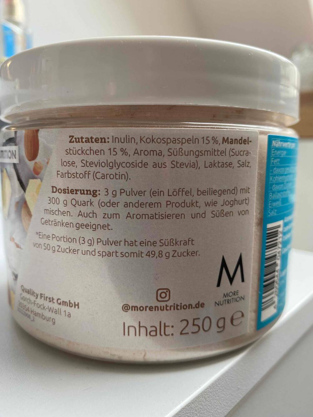 Im Test: Nahaufnahme des Labels auf einer Dose Inulin mit Informationen zu den Zutaten.