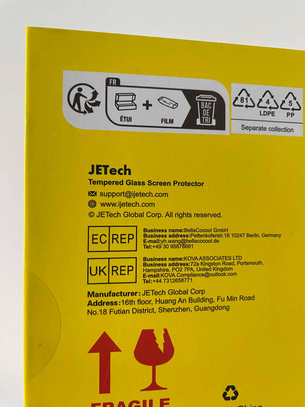 Rückseite von einer Verpackung von einer getesteten iPhone-Schutzfolie.