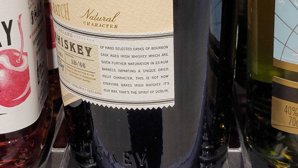 Im Test: Detailaufnahme des Labels mit Informationen.