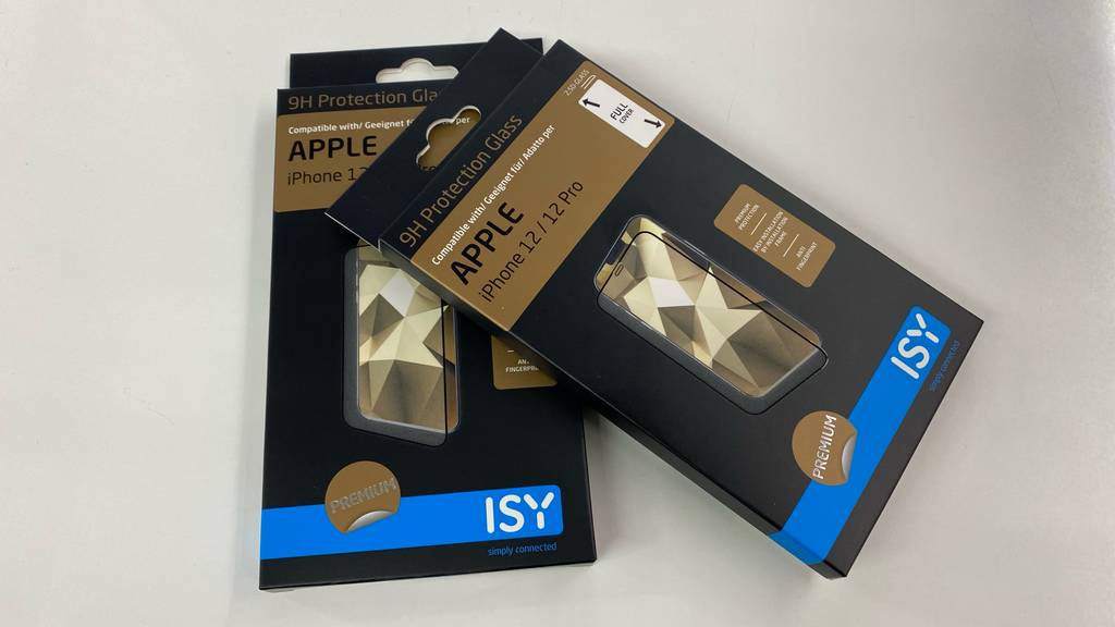 iPhone 12 Panzerglas von ISY getestet: Ein Exemplar liegt auf dem anderen.