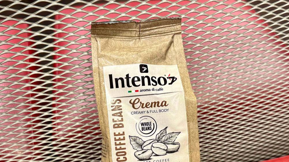 Italienischer Kaffee im Test: Nahaufnahme der Verpackung mit Logo und Artikelbezeichnung.