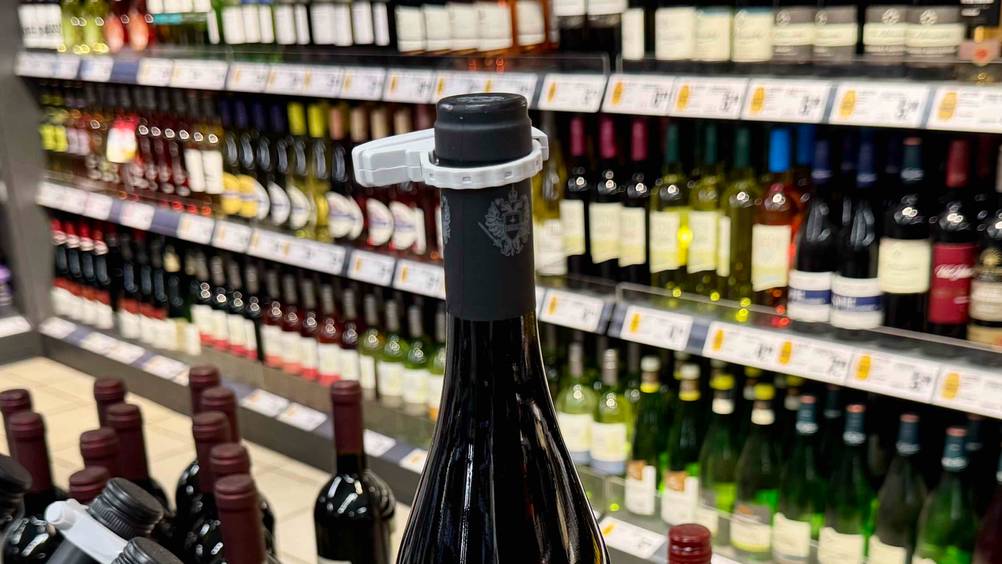Italienischer Wein getestet: Nahaufnahme der Verschlusskappe der Flasche.