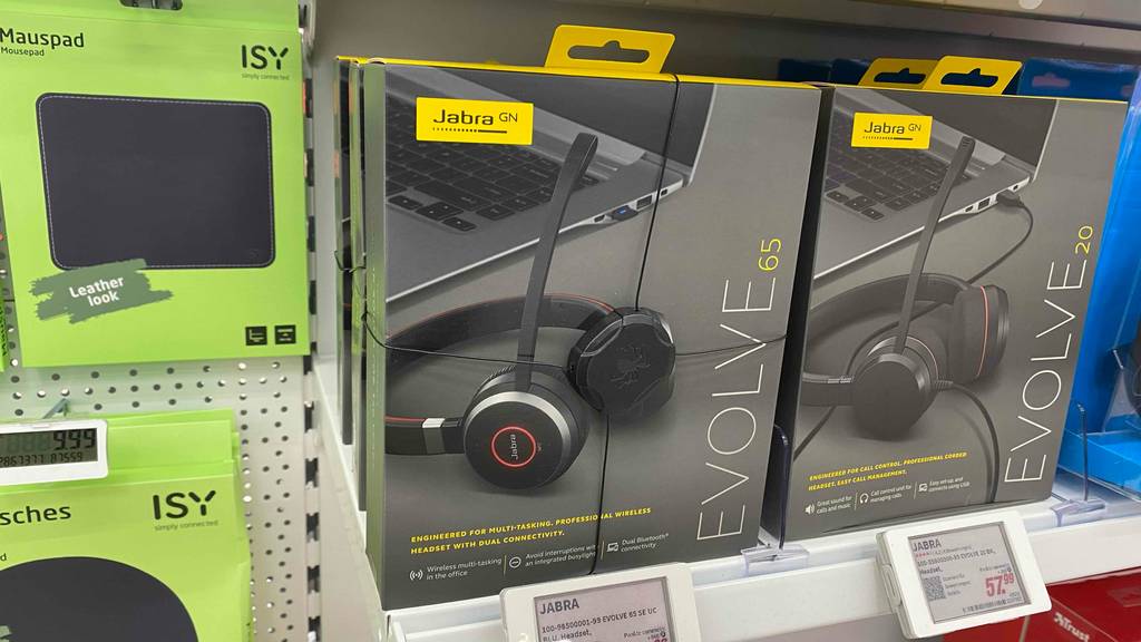 Jabra-Headset im Test: Mehrere Exemplare befinden sich nebeneinander.