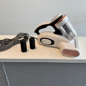 Der Lieferumfang des Jigoo J300