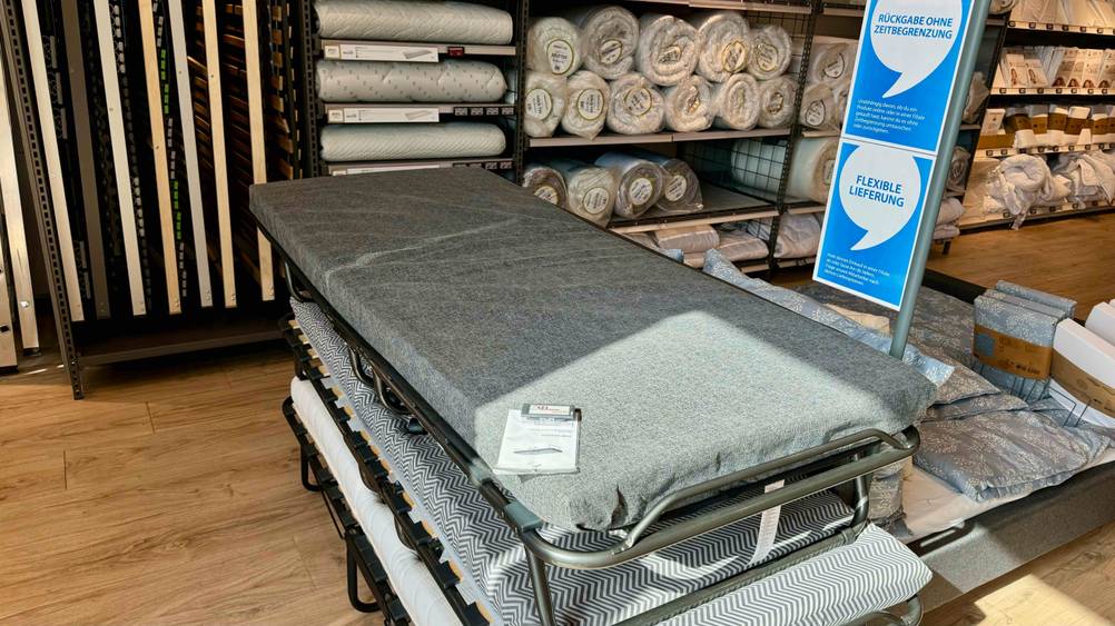 Matratze 80 x 190 cm im Test: Mehrere Liegen befinden sich übereinander.
