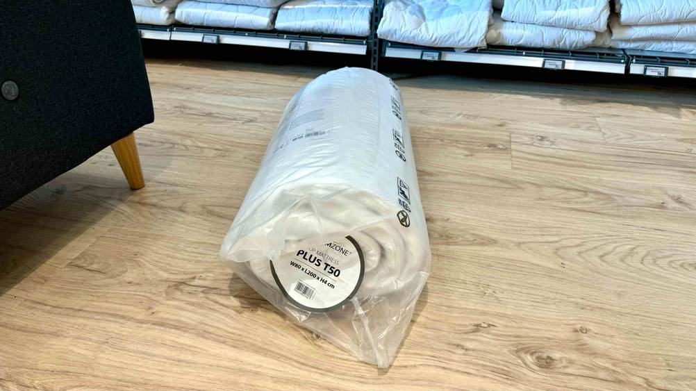 Topper 80 x 200 im Test: Produkt liegt auf dem Boden.