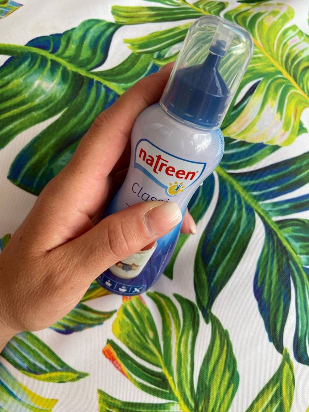 Der flüssige Süßstoff im Test befindet sich in der Kunststoffflasche inklusive Messbecher.