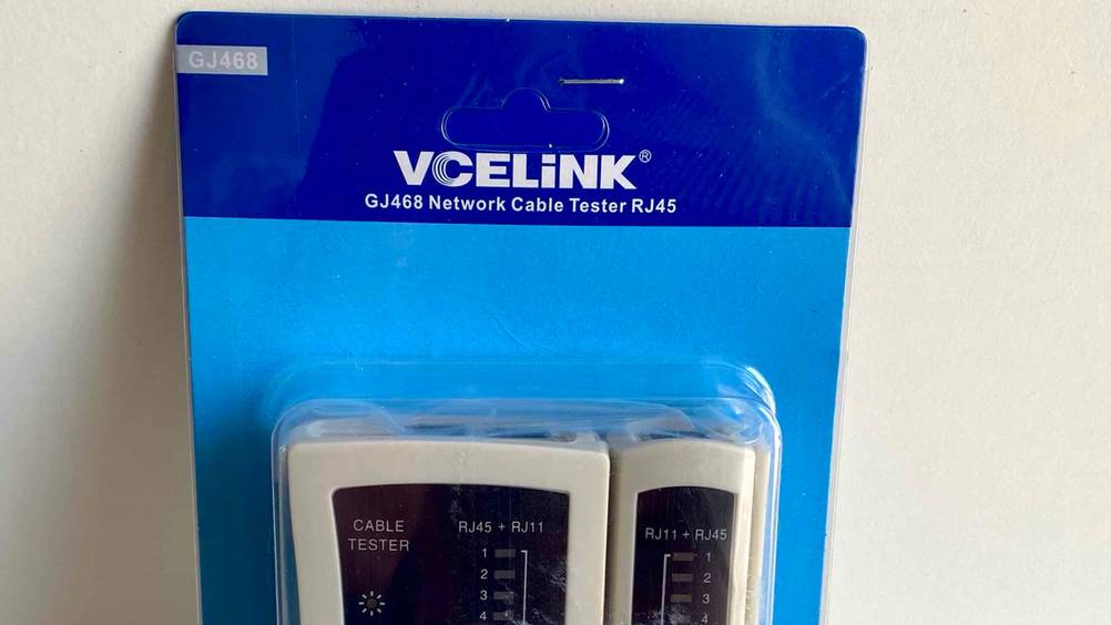 Kabeltester getestet: Nahaufnahme des Logos auf der Verpackung.