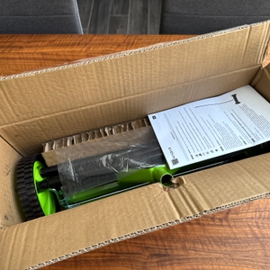 Der geöffnete Karton des Kadax K11289 von oben.