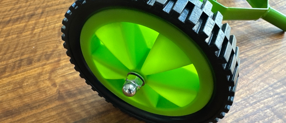 Ein Rad des Kadax K11289 in Nahaufnahme.