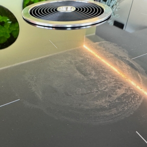 Ein eingetrockneter Fleck auf einem Herd