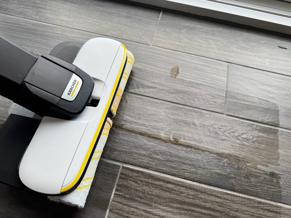 Der Boden kurz nach der Reinigung mit dem Kärcher FC 4-4