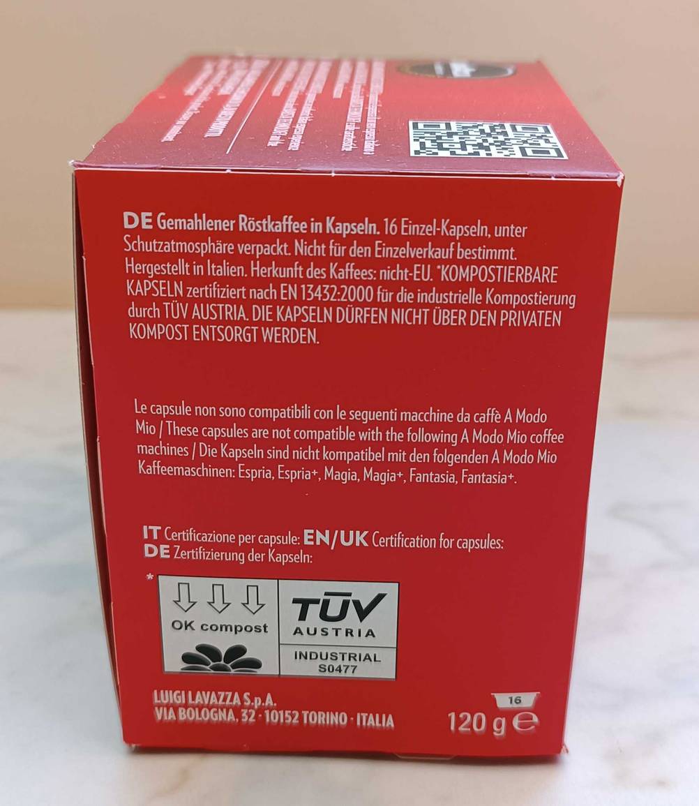Seitenansicht einer Packung der getesteten Kaffeekapseln mit Informationen zum Produkt.