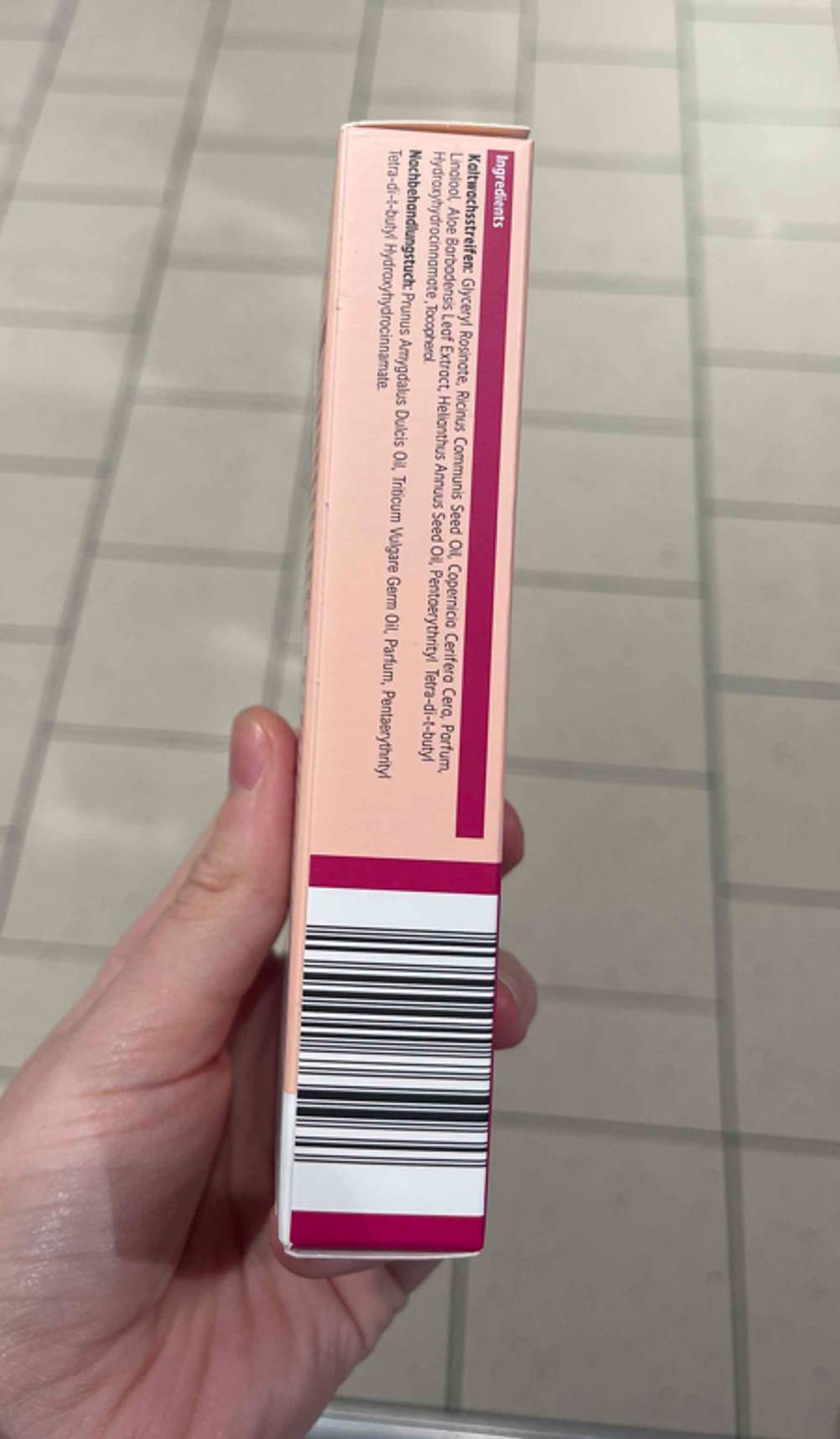 Seitenansicht der Verpackung der getesteten Kaltwachsstreifen Gesicht mit Strichcode.