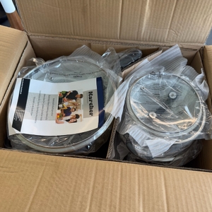 Geöffneter Karton vom Karcher Mia