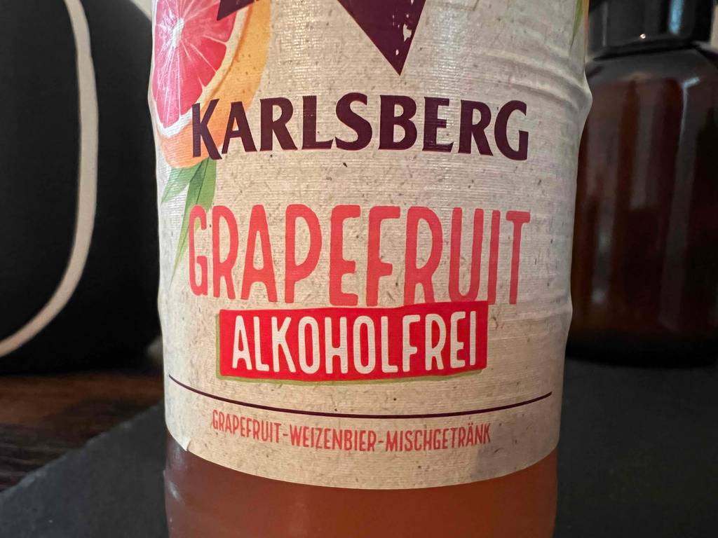 Alkoholfreies Bier getestet: Nahaufnahame des Labels auf der Vorderseite mit Logo.