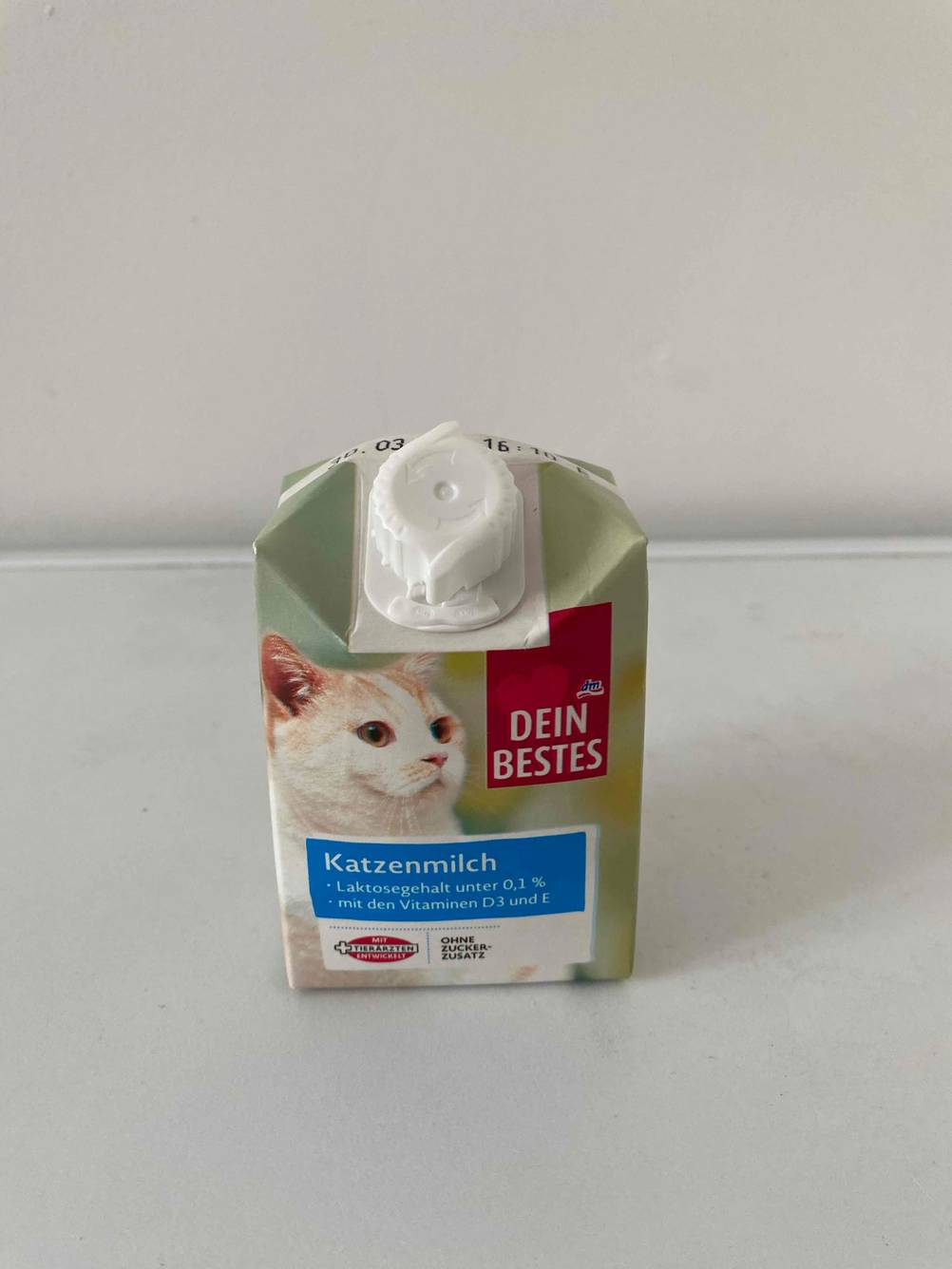Katzenmilch-geschlossen