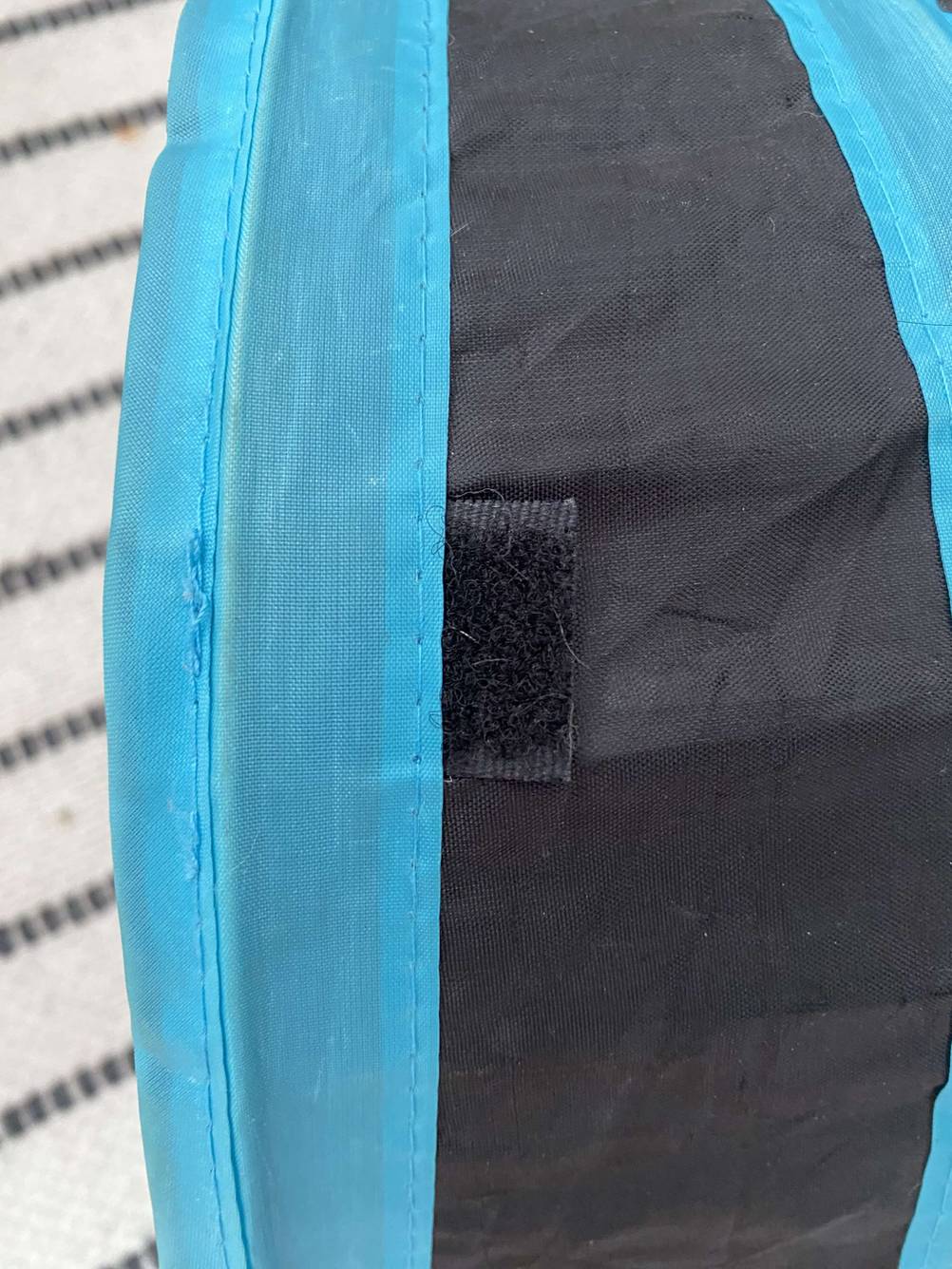 Klettverschluss von einem getestetem Katzentunnel.
